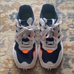 Men’s ADIDAS yung- 96 used like new condition